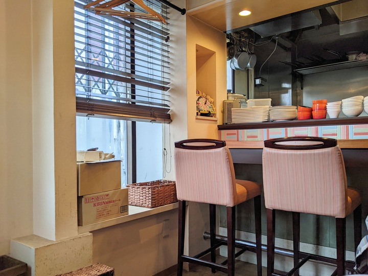 53foyer040421136