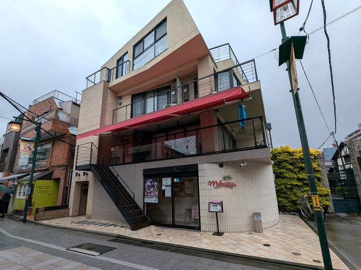 01mahaloa040436457