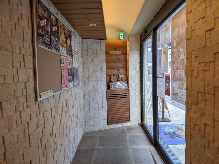 02mahaloa043654518