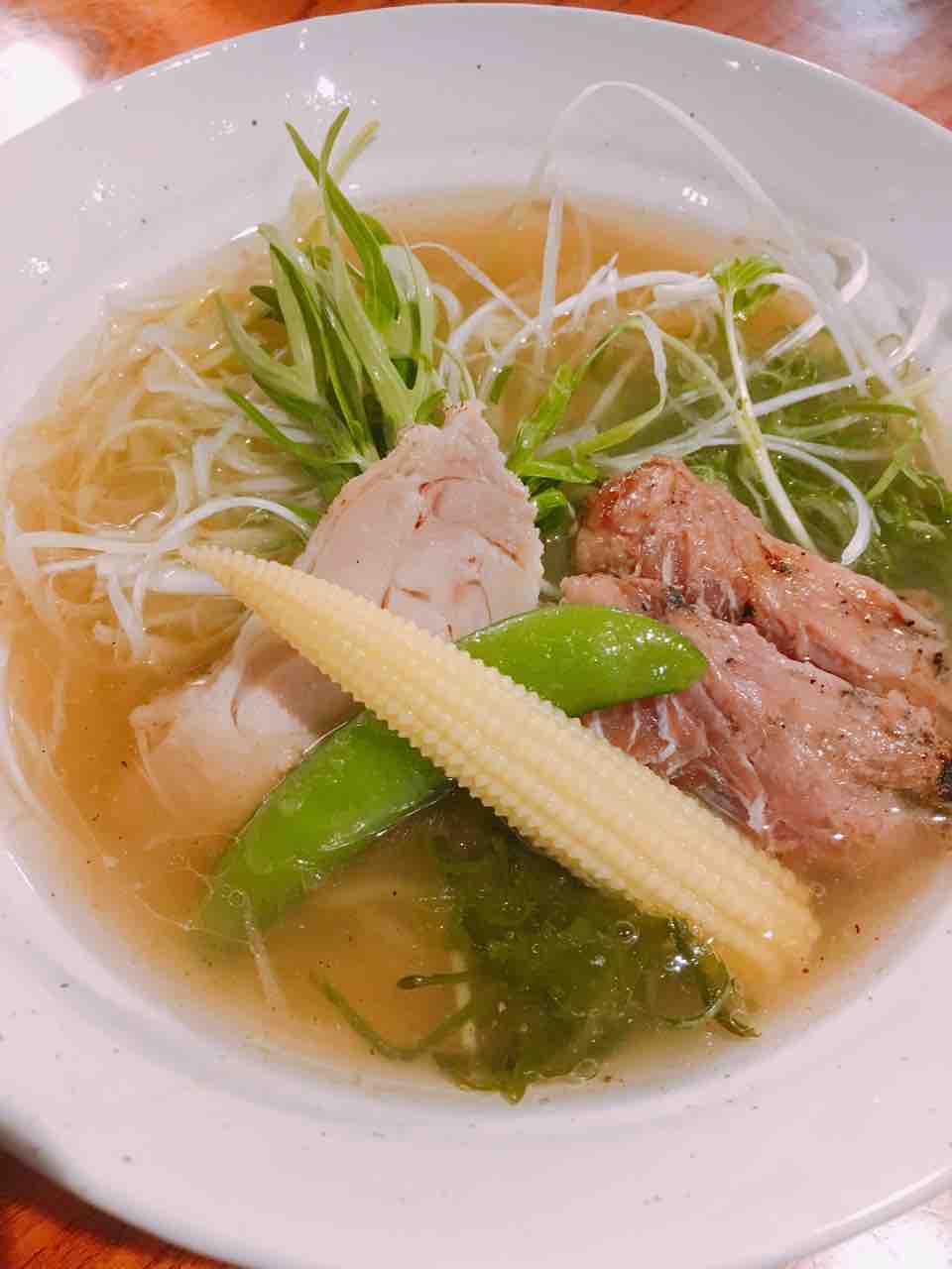 本町でうますぎて驚いてしまう最高の魚介系塩ラーメンをいただく 中野祐治のレコ麺 メン ドdiary 本町でうますぎて驚いてしまう最高の魚介系塩ラーメンをいただく 中野祐治のレコ麺 メン ドdiary