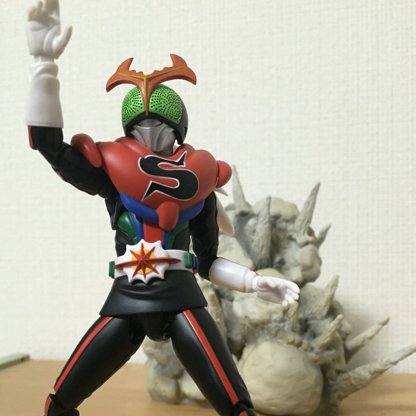 フィギュアーツ 仮面ライダーストロンガー　カブトロー 人生に玩具あり2式 【S.H.フィギュアーツ 仮面ライダー