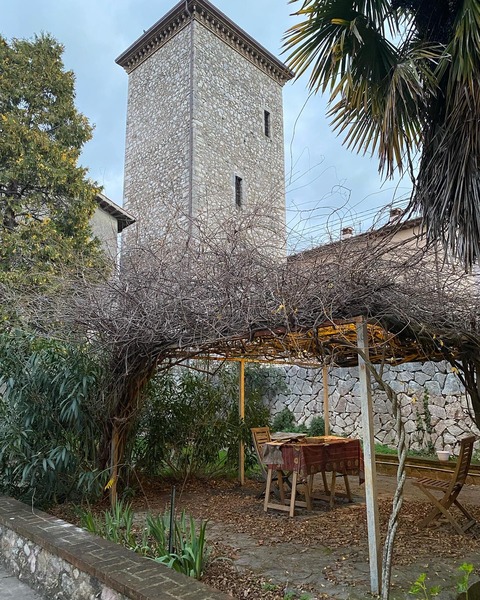 5DFF6737-4365-4044-9F9D-48BB880A7211