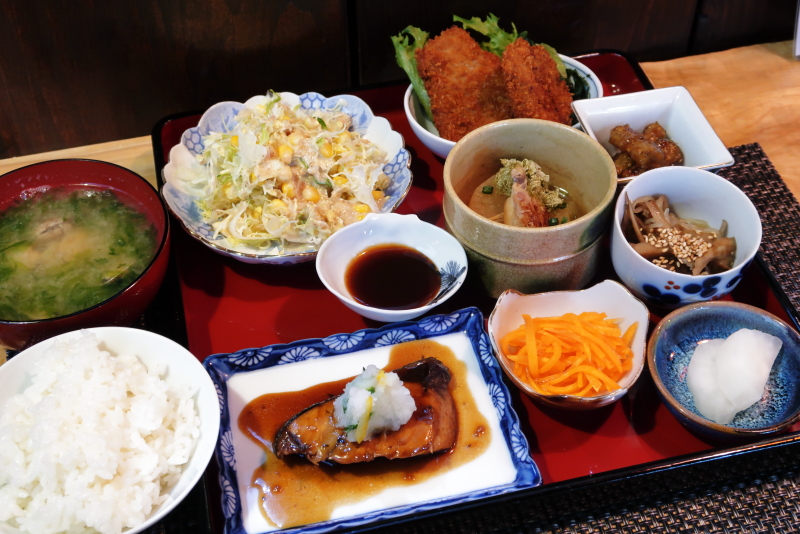 ぶらり おまかせ和定食ランチ Mama Cafe 横手市 カメラを持ってぶらりと散歩