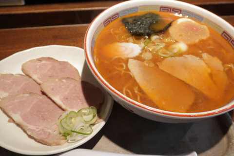 ぶらり、みそ中華そばとチャーシュー@支那そば 伊藤【秋田市】