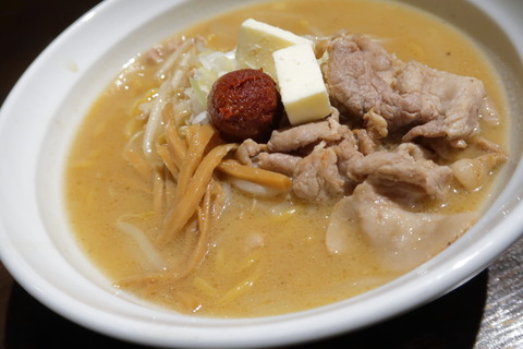 ぶらり、辛味噌ラーメン・バタートッピングとザンギ@ヒンナ【横手市】