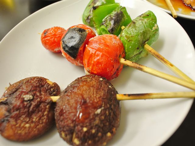 モツ焼もいいけど野菜焼きもキレイ 上野 モツ焼 カミヤ Jr山手線上野駅 東京 星島センベロぶらり モツ焼もいいけど野菜焼きもキレイ 上野 モツ焼 カミヤ Jr山手線上野駅 東京 星島センベロぶらり
