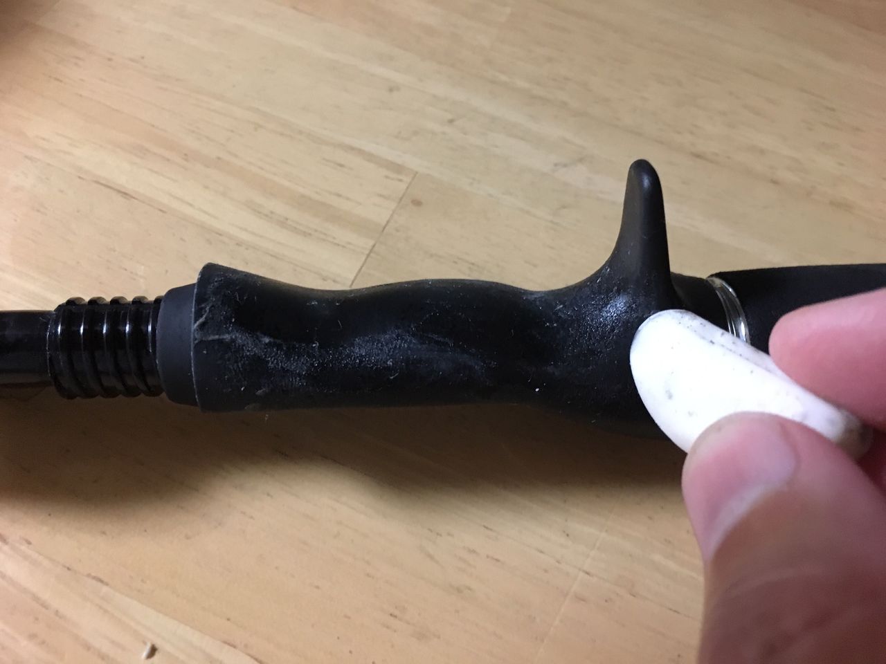 リールシートのベタつきは除去できるのか ボーズが怖くて釣りができるかっ リールシートのベタつきは除去できるのか ボーズが怖くて釣りができるかっ