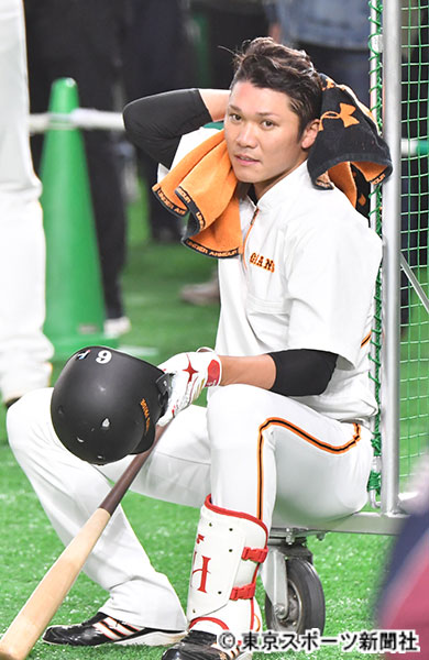 巨人の坂本勇人ってイケメンでスタイル良くて高給で野球センス抜群なのにパッとしないよな 愛ｌｏｖｅジャイアンツ