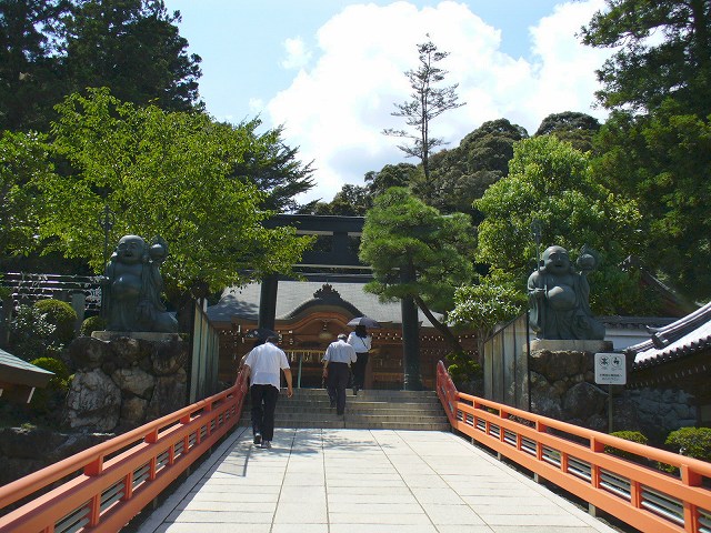 三宝荒神社の入口