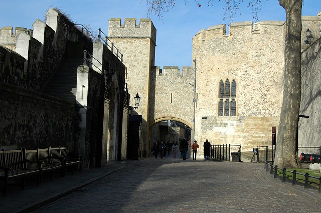 城壁の中 入口周辺