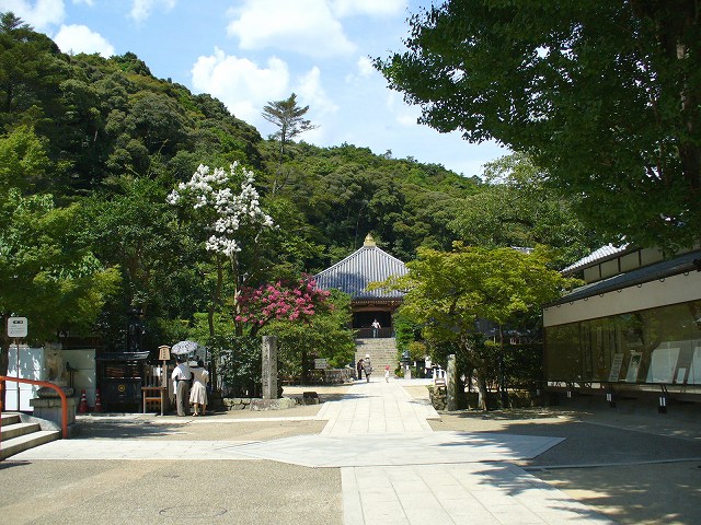 清澄寺の境内