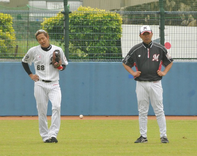 西村コーチの指導を受ける早坂