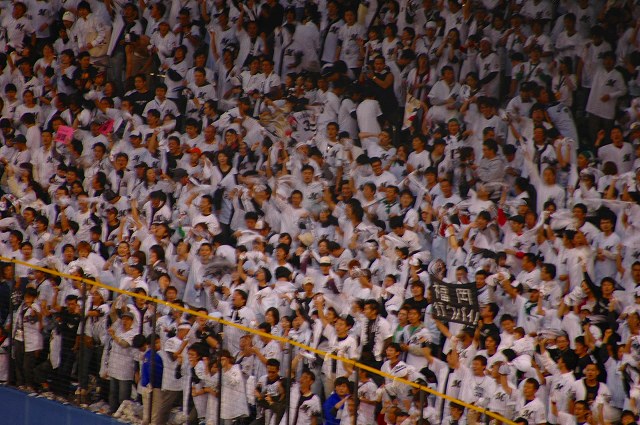 いざ福岡!歓喜のタオル回し