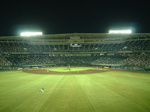 センターからホーム方向