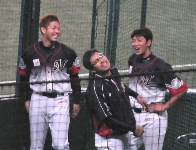 �����ƥ���̾�