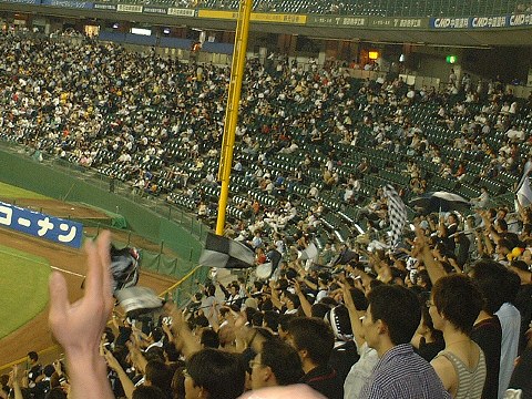 盛り上がるレフト