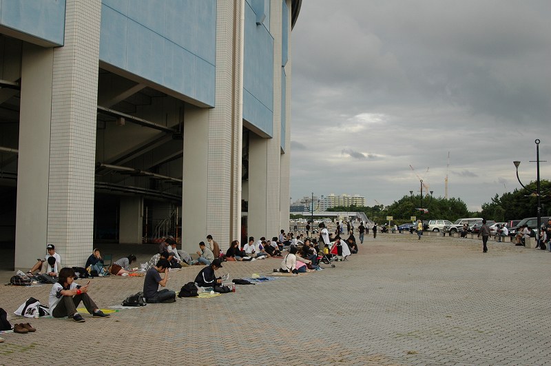 レフト手前で折り返してます