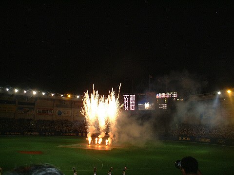 球界初のスタジアム内花火