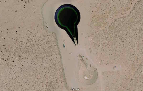 【ニュース】砂漠に隠れた超巨大UFOをグーグルマップが発見