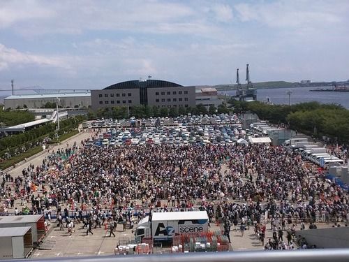 【悲報】コミケのコスプレ広場としても有名な西棟裏の駐車場＆屋外展示場の工事開始！もうあの光景は見られなくなるんだな･･･(´；ω；｀)