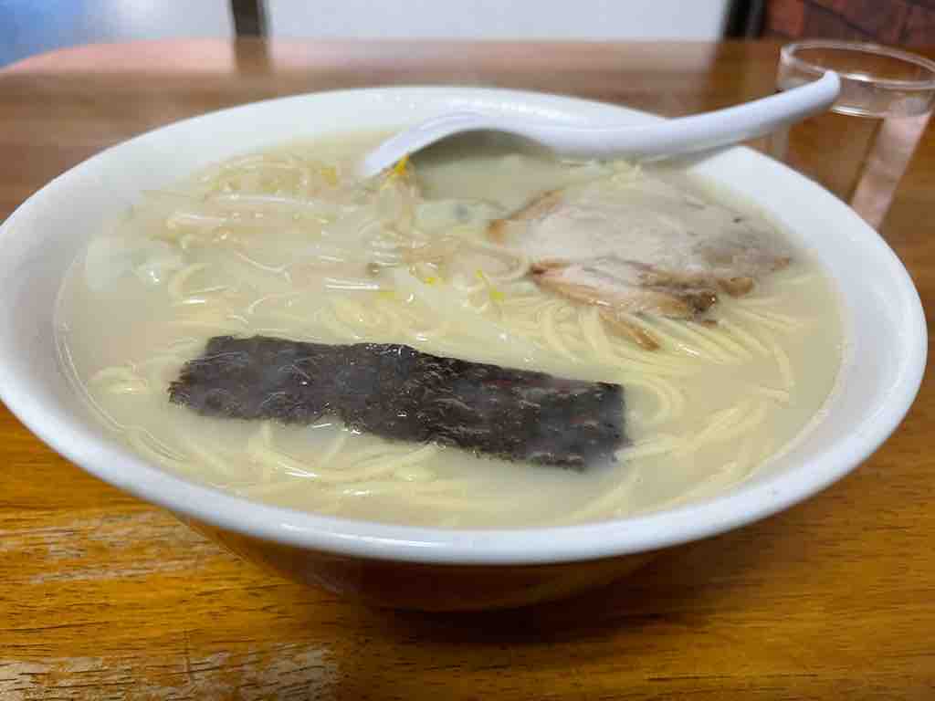美味いワンタン麺が食べたい 八幡東区 桃園編 ブースカの本日の麺です