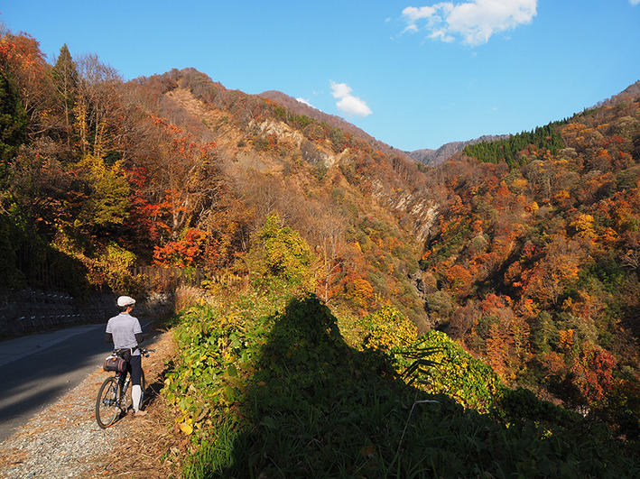 紅葉の小谷村1日目　林道姫川妙高線・湯峠へ