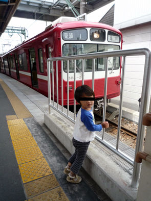 今日も京急で避暑熟睡!?