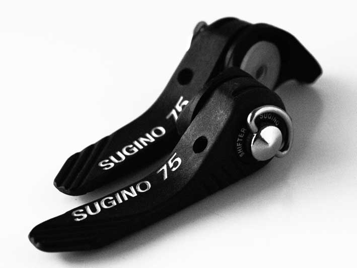 今日の逸品43/スギノ75 カーボンWレバー : 旅からす本館 日本を 今日の逸品43/スギノ75 カーボンWレバー : 旅からす本館 日本を