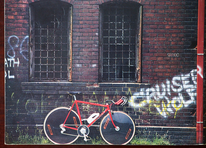 ファニーバイクと横濱赤レンガ倉庫