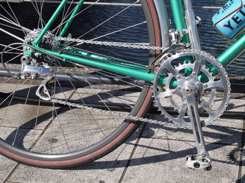 フレーム素材や車種で速さや疲労度を判断してはいけません!!