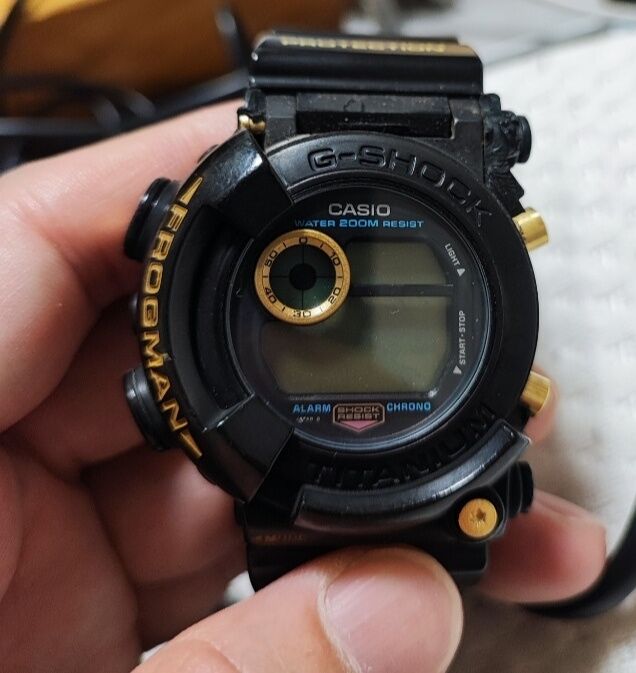 第282回:FROGMANのベゼル交換 : モバ・デジ 第282回:FROGMANのベゼル交換 : モバ・デジ
