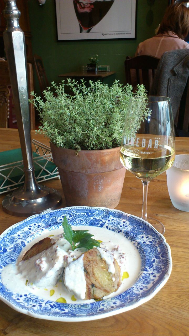 ドイツ名物食べました In リューデスハイム編 ギリギリ ドイツワーホリ生活 これが私の生きる道