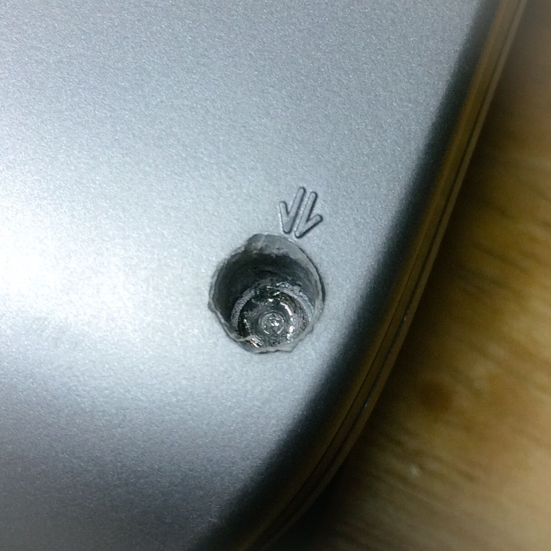 ノートパソコンのhdd交換修理のための分解時 小さなネジがバカになって抜けなかった件 Buy And Use