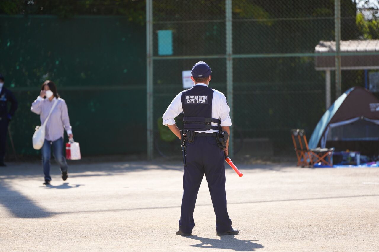 【え？】警察官さん、幼稚園の運動会をガチガチに警備してしまうwwwwww