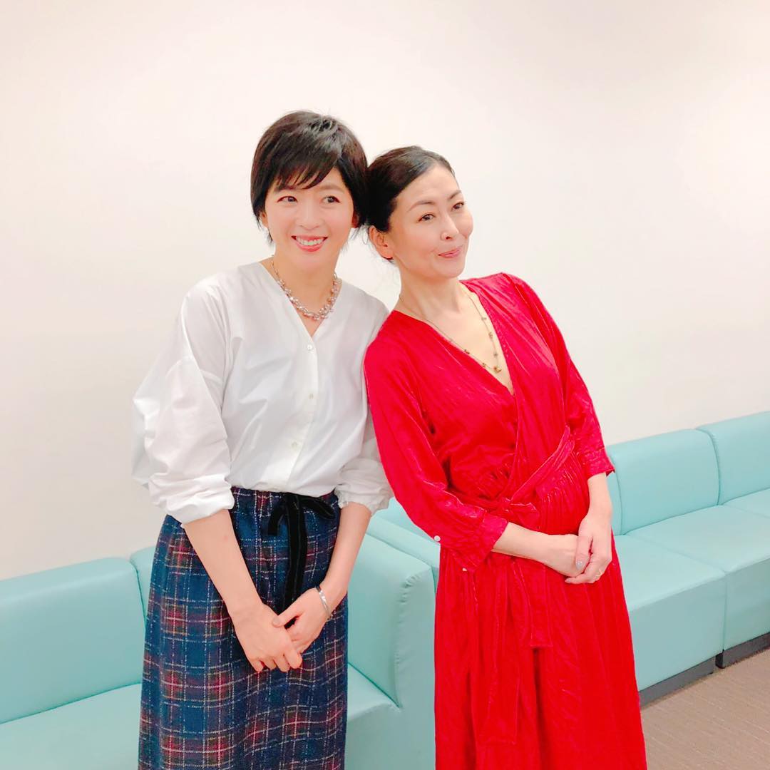 中山美穗 中山忍の めでたい 姉妹ショット Buzzpost