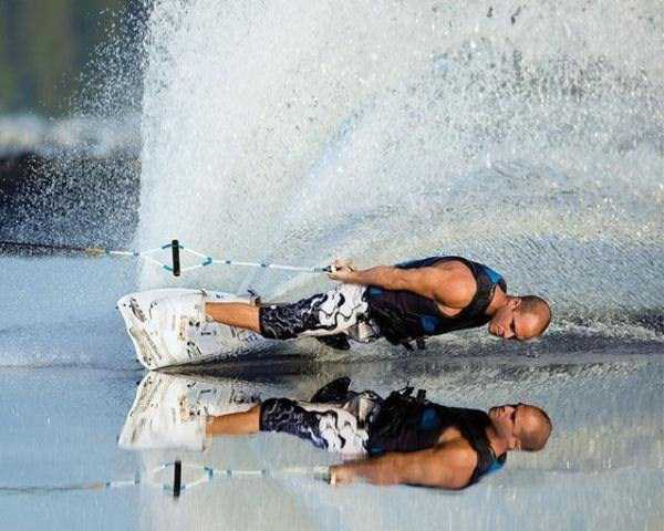 決定的瞬間 バズラル団