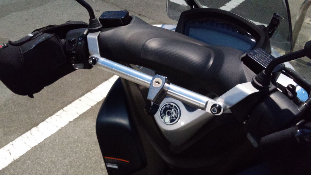 トリシティ ハンドルステー取付け レブル9万キロ 原付2種トリシティ ヤマハ パスで通勤 トリシティ ハンドルステー取付け レブル9万キロ 原付2種トリシティ ヤマハ パスで通勤