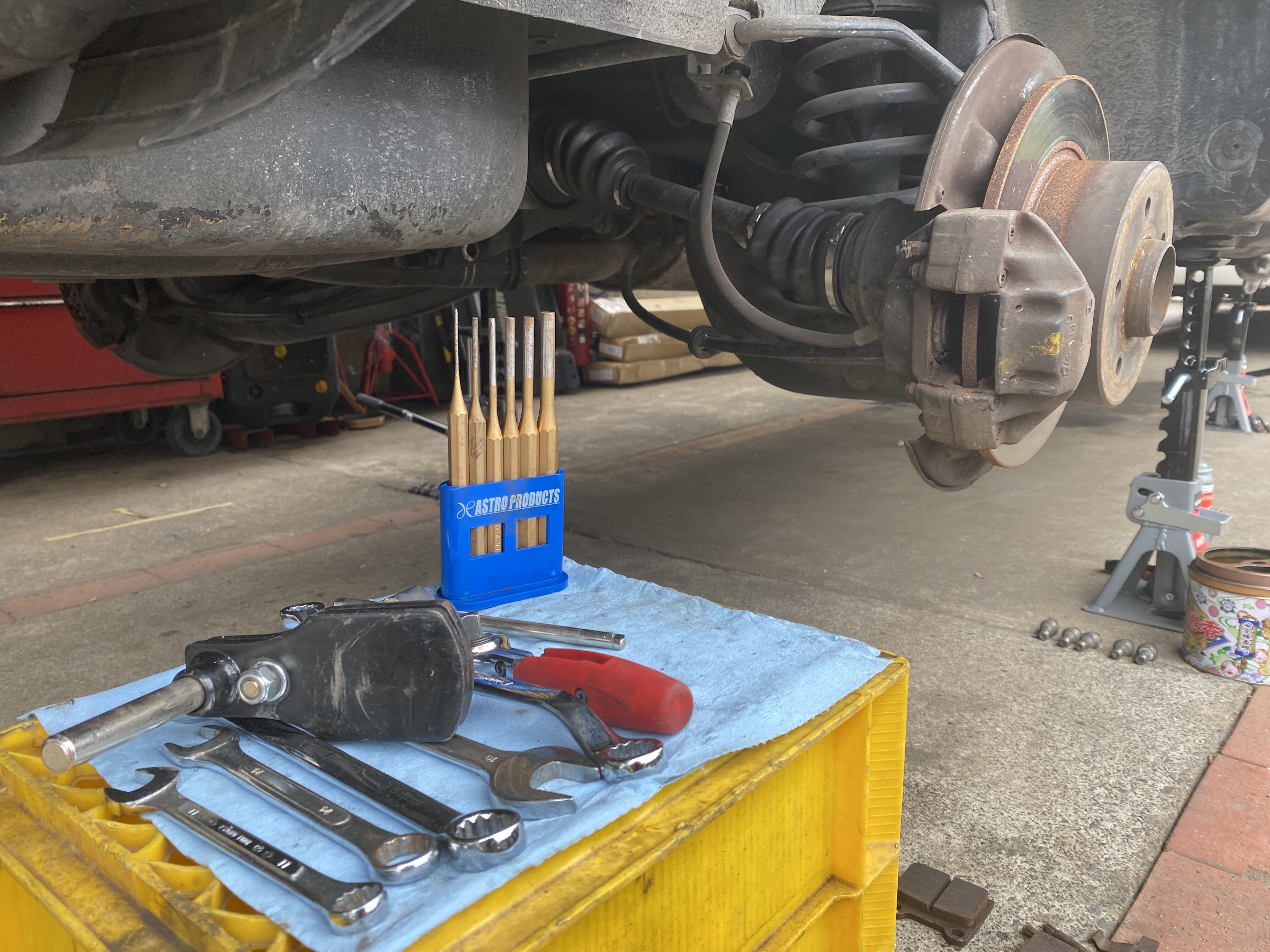 ｗ１２３ ３００ｔｄｔ ブレーキキャリパーo H マスターシリンダー交換 ブレーキホース交換 気まぐれ更新日記 車いじりとキャンピングカー旅行記