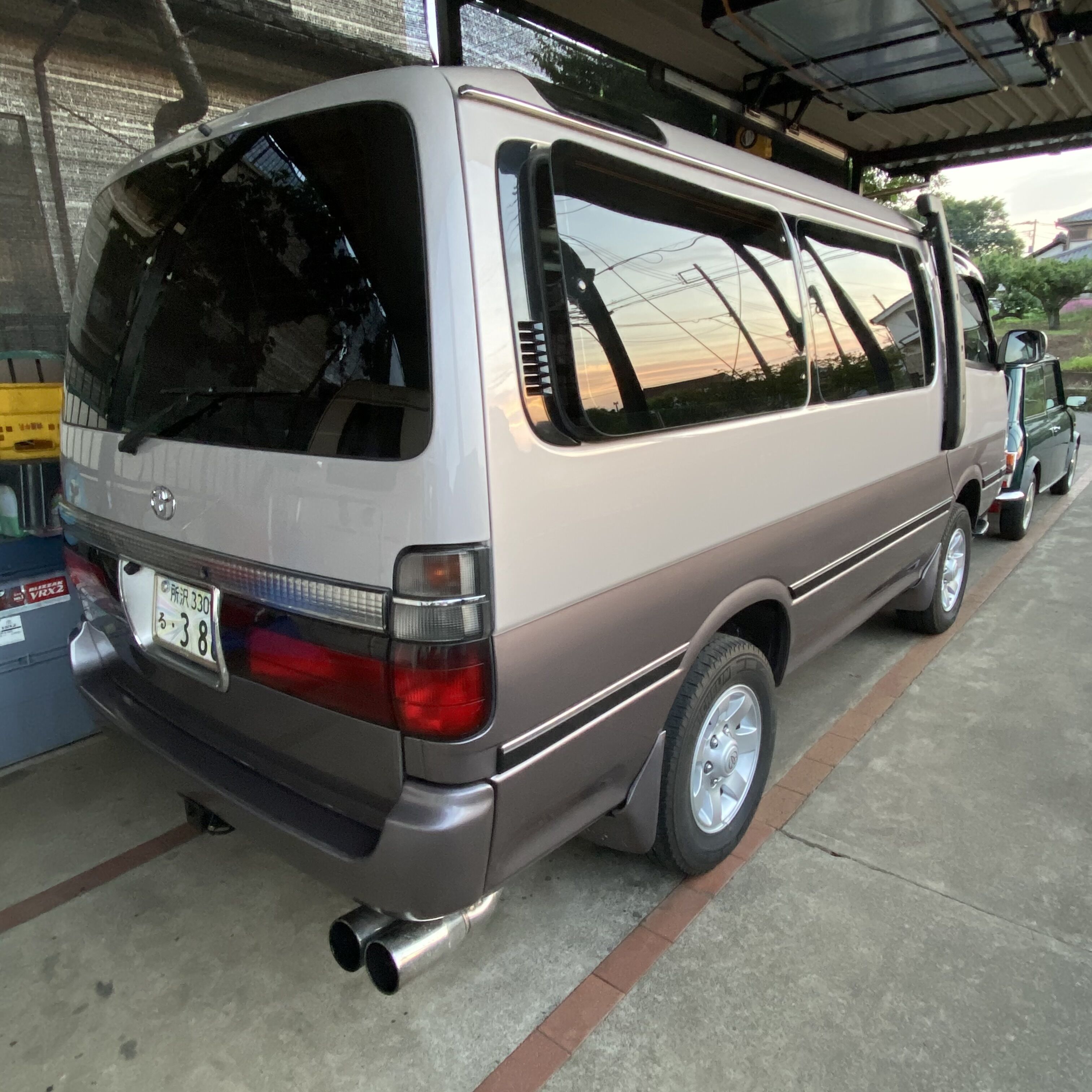 ハイエース100系 ハイエースワゴンのハイエース100系に関するカスタム事例｜車の