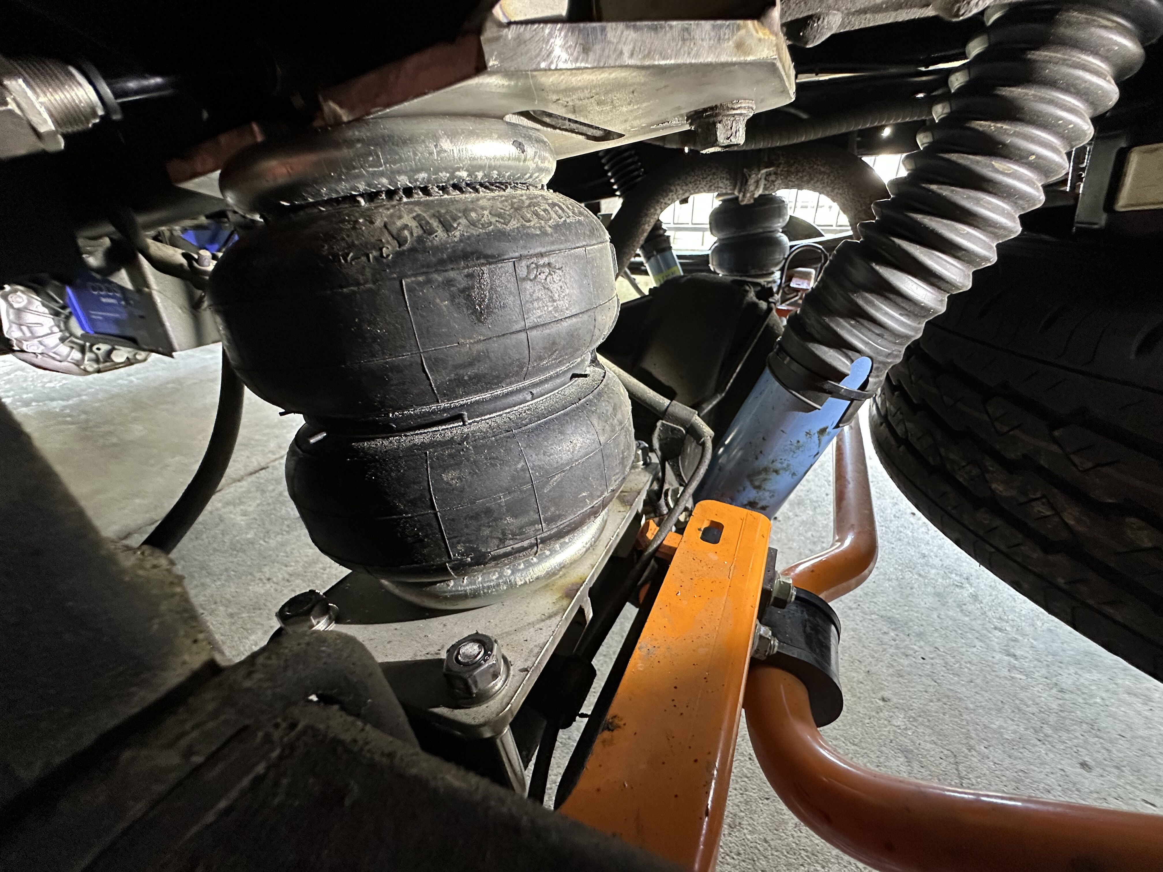 TOYOTAカムロード 「バンテックZIL520 エアサス取り付け