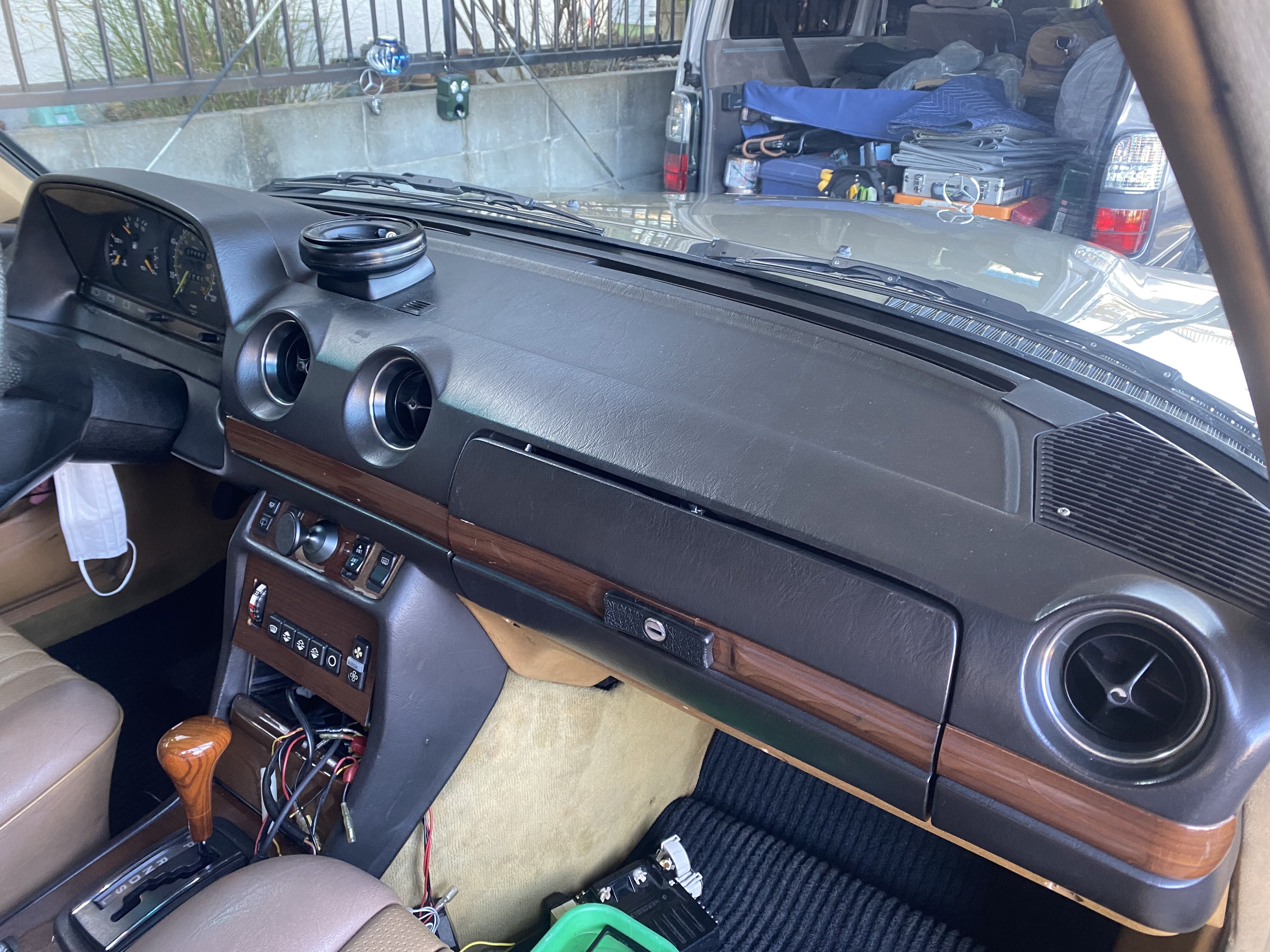 w123 E メルセデスベンツ 右ハンドル用 ダッシュボードマット