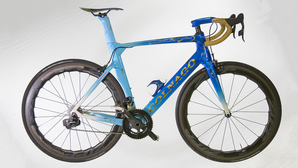 信号待ち 自転車の横
