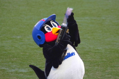 ヤクルトの選手 に文句を言ってみる つば九郎篇 その１ 梅造イズム 東京ヤクルトスワローズブログ