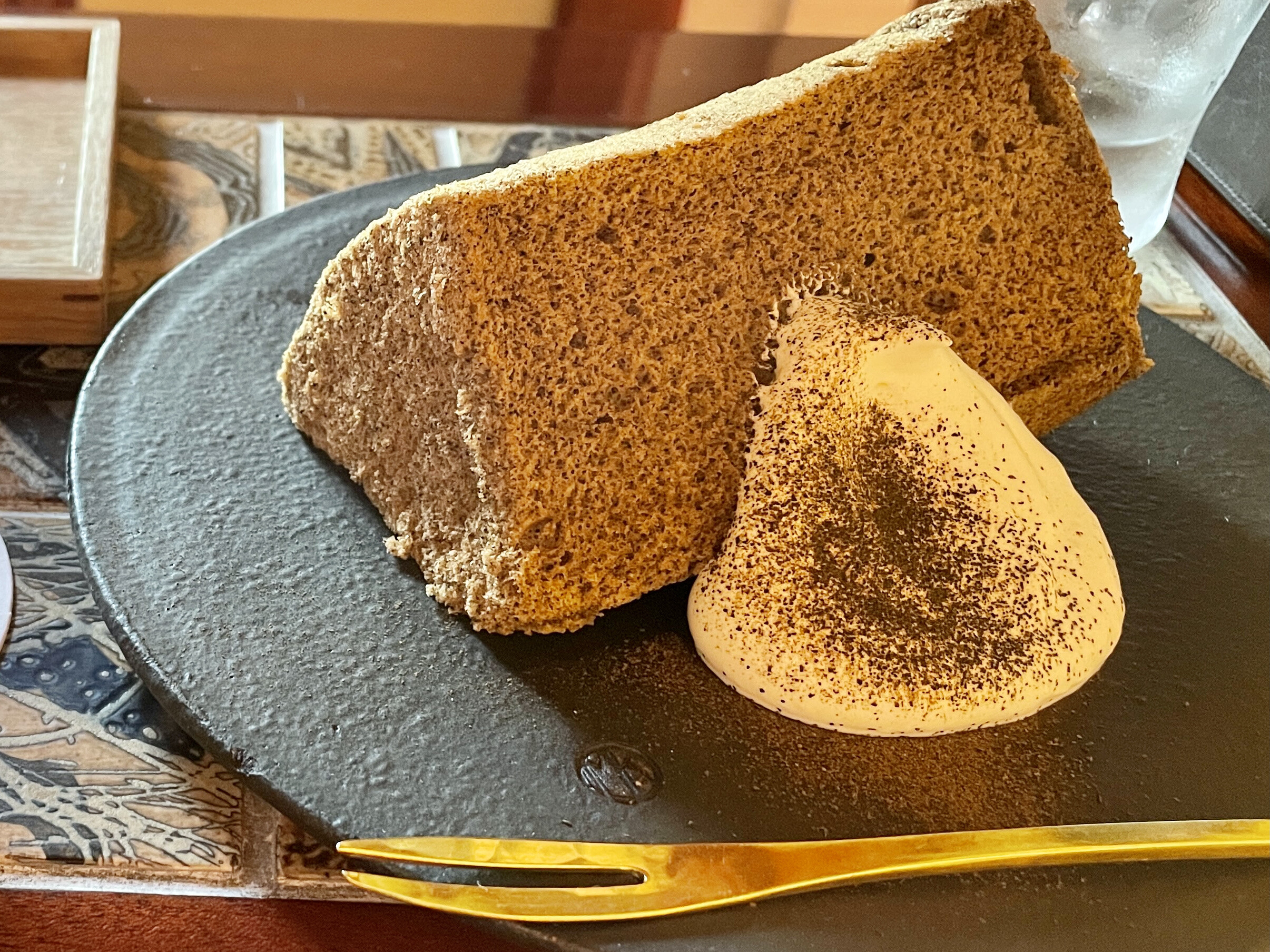京都最古の洋菓子店 ほうじ茶シフォンケーキ 村上開新堂 京都 寺町二条 Masaruのブログ 京都最古の洋菓子店 ほうじ茶シフォンケーキ 村上開新堂 京都 寺町二条 Masaruのブログ