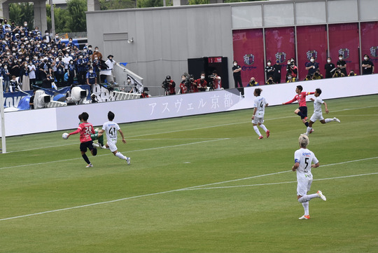 06567FC5-7CFB-442D-94D1-4EF5592194E7_1_105_c