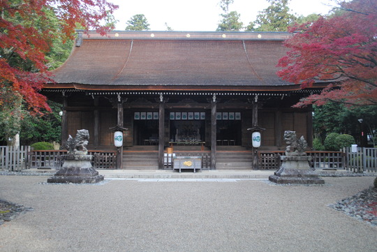 多田神社拝殿-2
