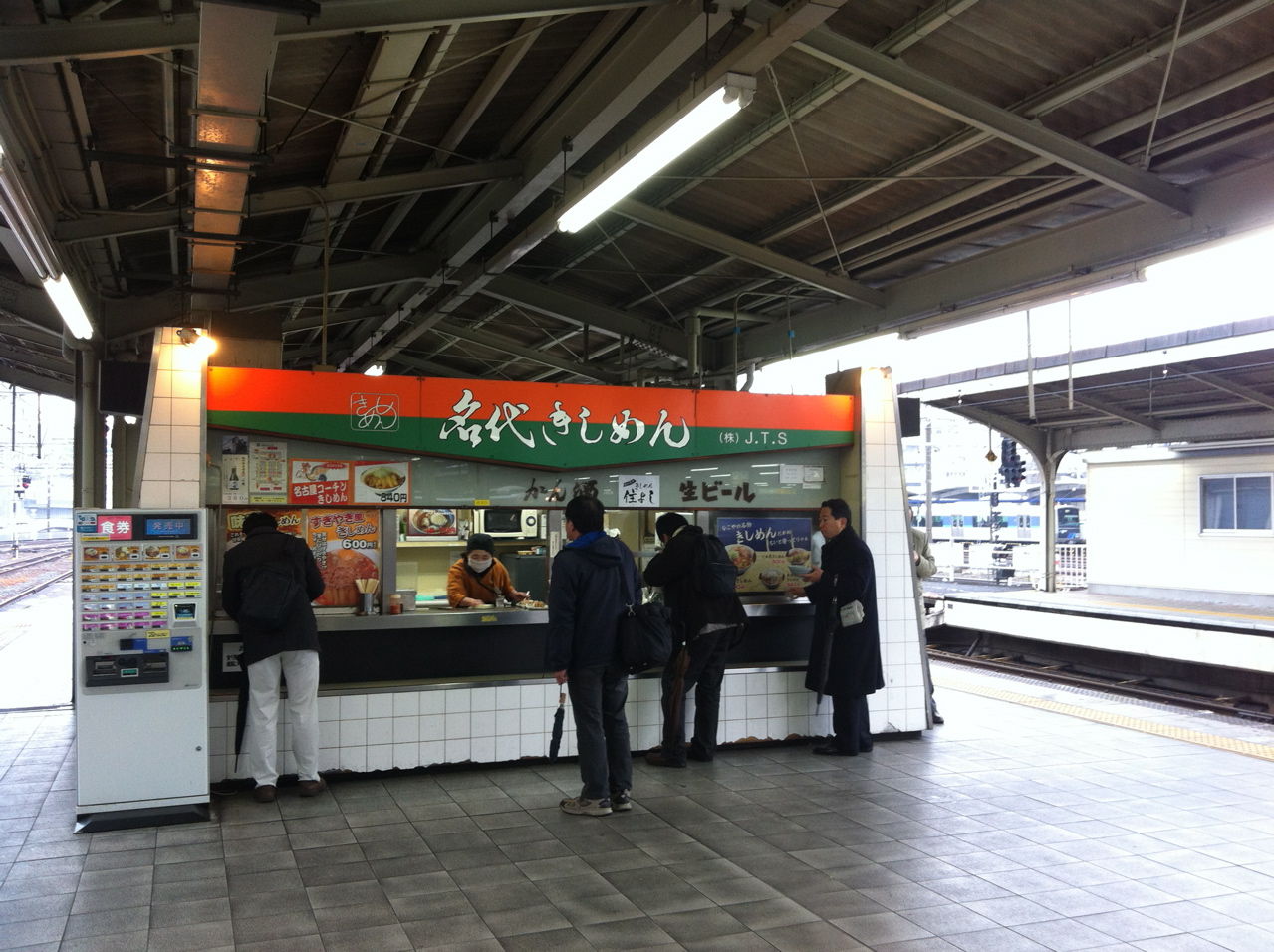 名代きしめん@JR名古屋駅在来線ホーム