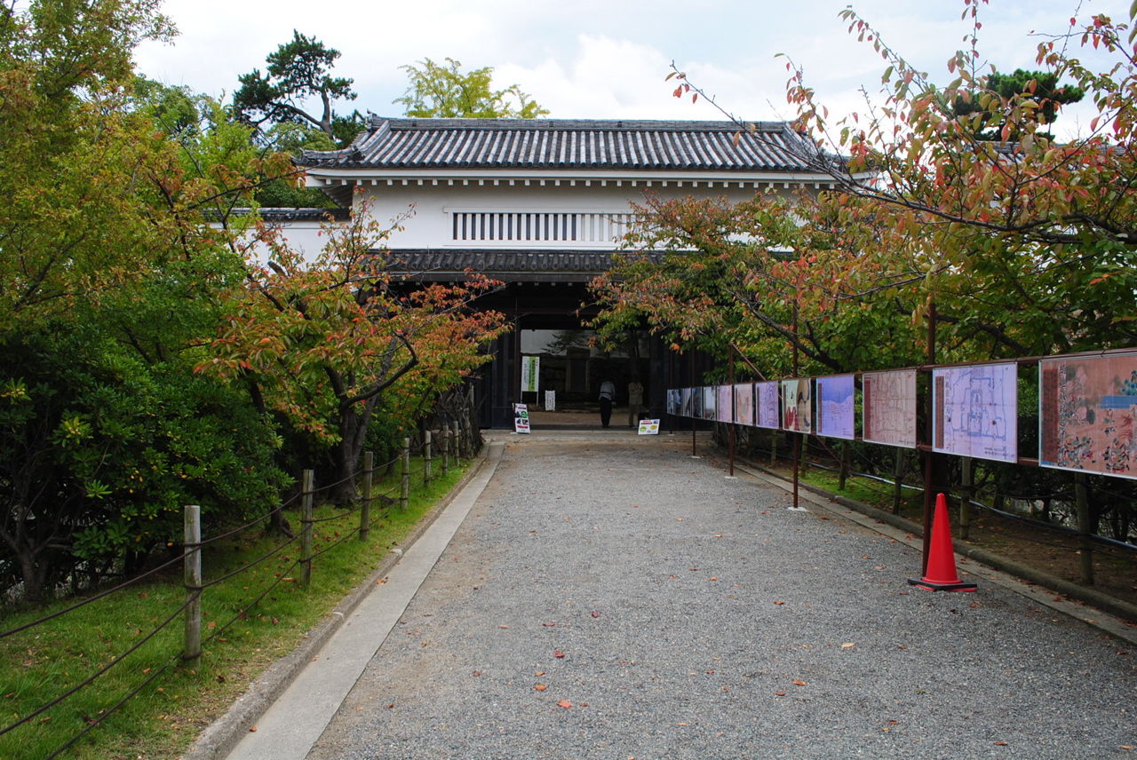 岸和田城の門
