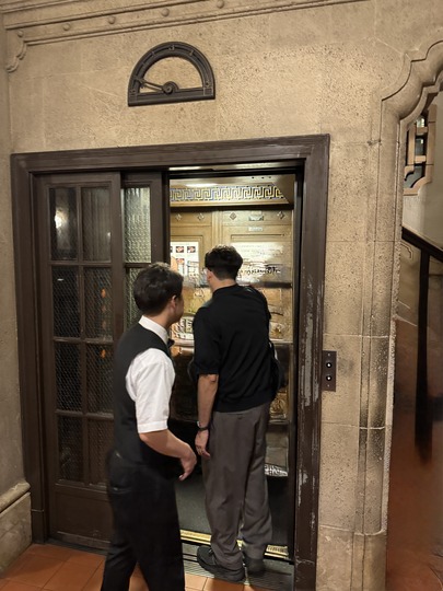 ÆüËܺǸÅELEVETOR¡÷Åì²ÚºÚ´Û¡ÊµþÅԻ;òÂç¶¶À¾µÍ¡Ë