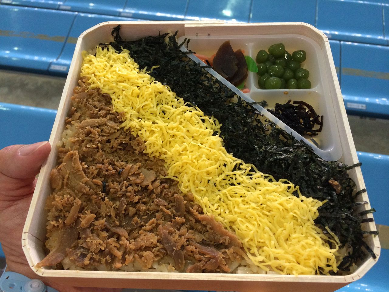 【駅弁】かしわめし@東筑軒(折尾駅)-3